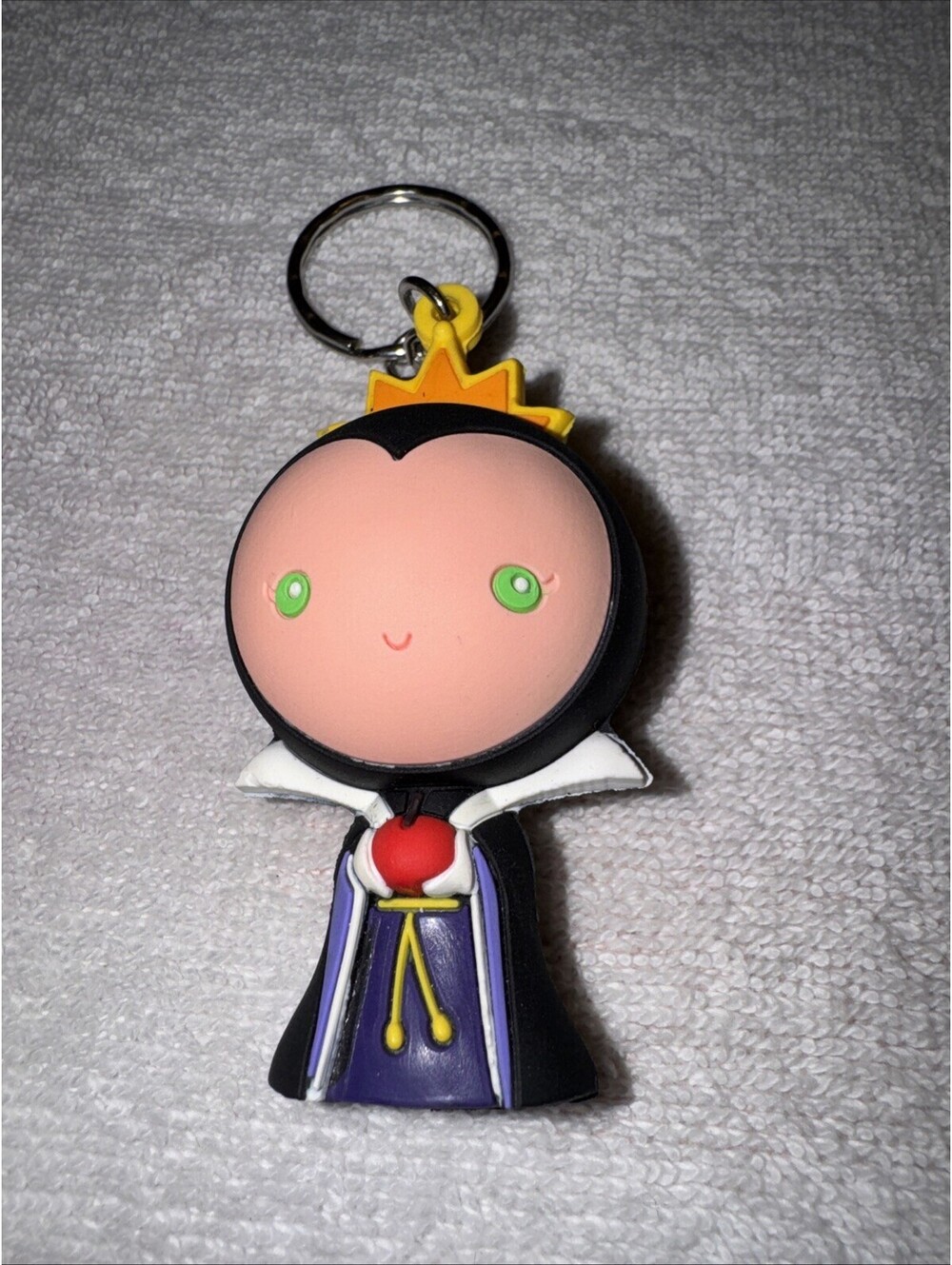 2.25" Snow White Evil Queen Grimhilde Disney Key Ring Srs 1 w/ 2" Silver Chain